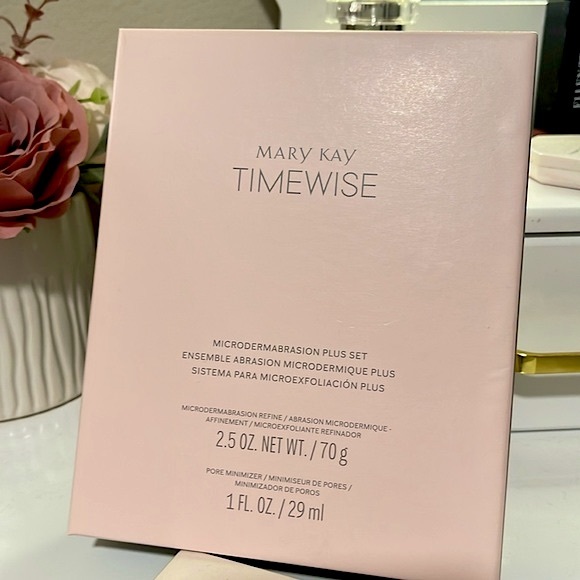 Mary Kay TimeWise Microdermabrasion Plus Set - Picture 3 of 3